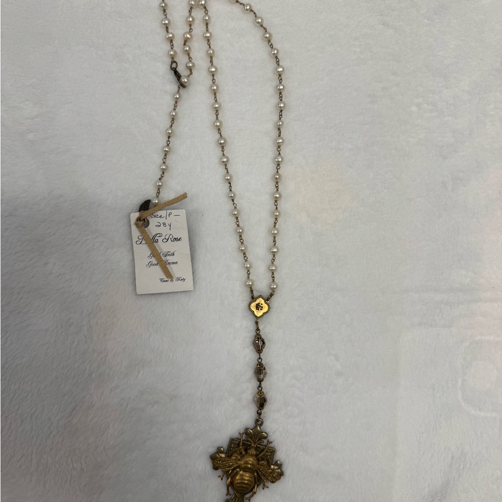 Bella Rose Closet Gold And Pearl Necklace
